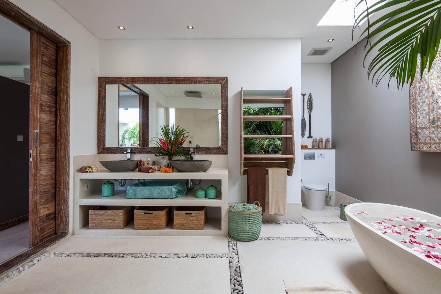 Villa Luxurious 2br In Seminyak (Bali)